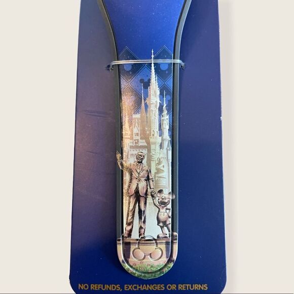 NWT Disney 50th Anniversary MAGICBAND - Picture 1 of 3